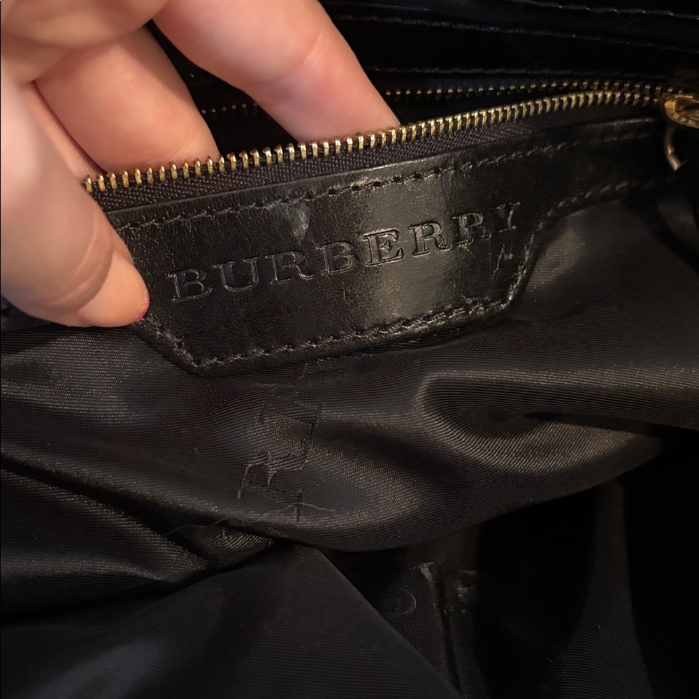 BURBERRY
Black Soft Leather Landscape Bridle Lynher Bag - Picture 10 of 14
